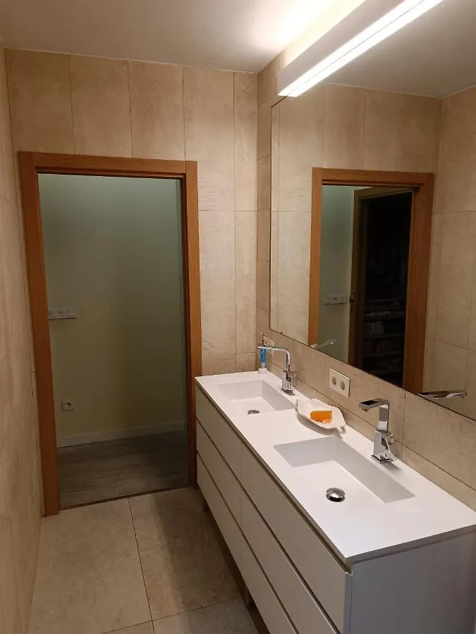 Double Room & Private Bathroom In Big Appartement Shared With Hosts Andorra la Vella 0*,